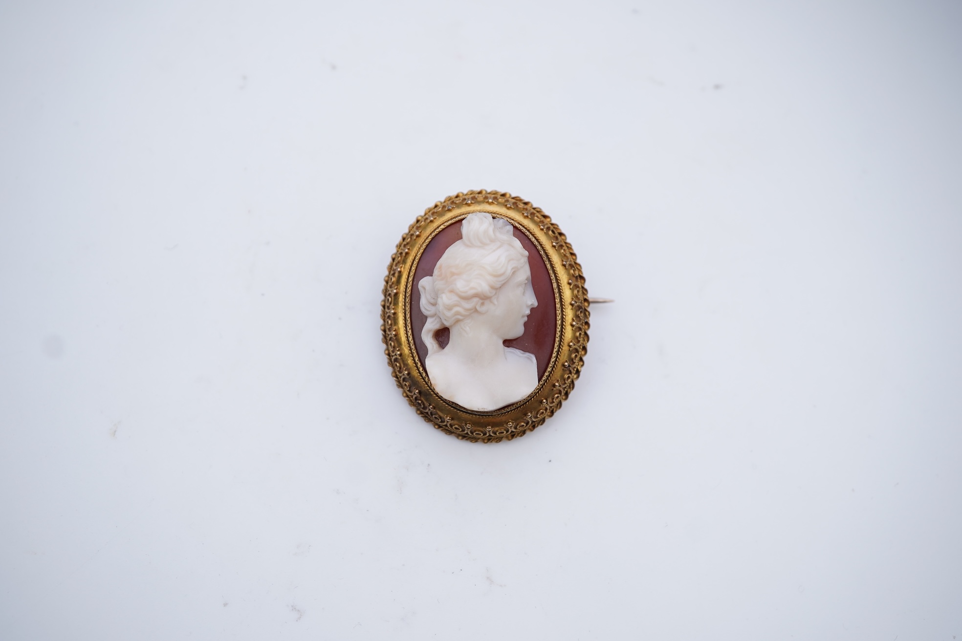 A Victorian agate cameo brooch, second half 19th century